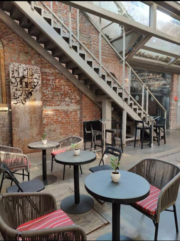BANYAN TREE CAFE Image 3